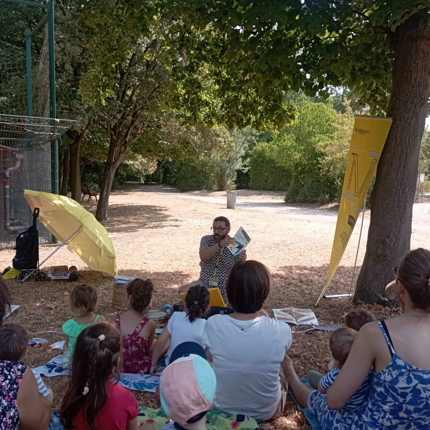 Lecture d'histoires par l'équipe de la Médiathèque Simone Veil